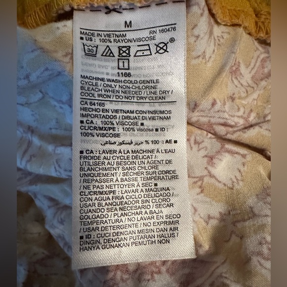 Old Navy Women’s Patterned Shorts Size Medium - Picture 5 of 6